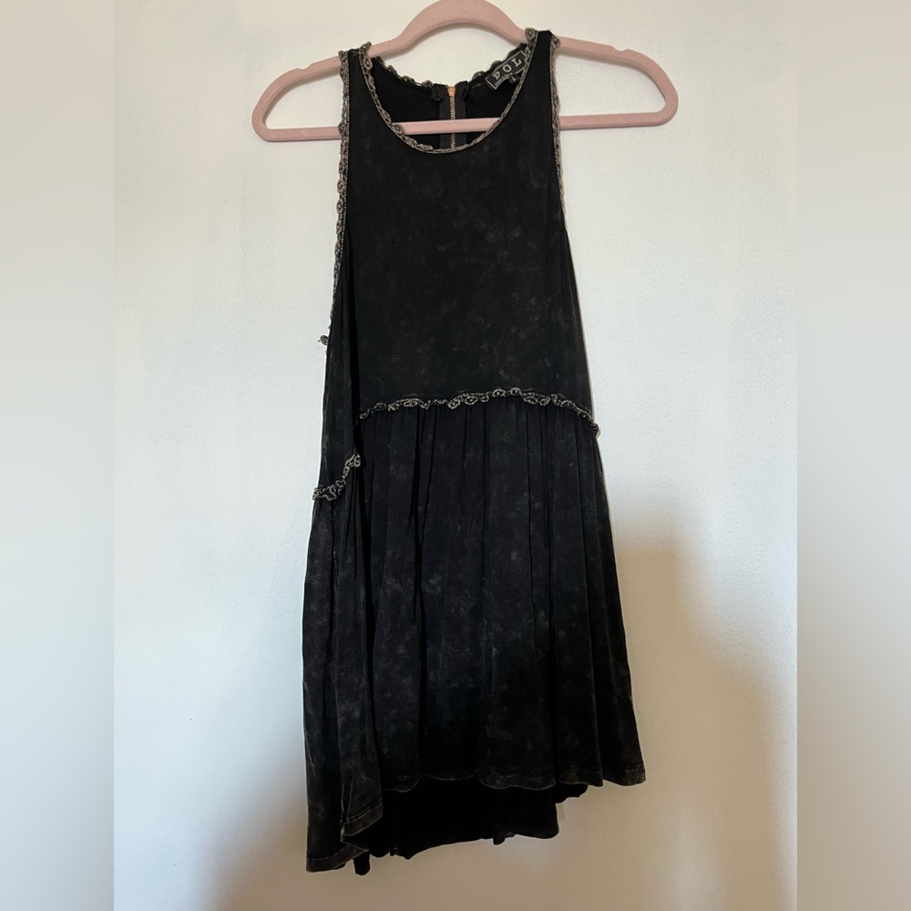 Black/gray wash tank